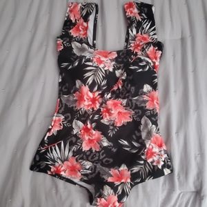 Marina West cap sleeve swim